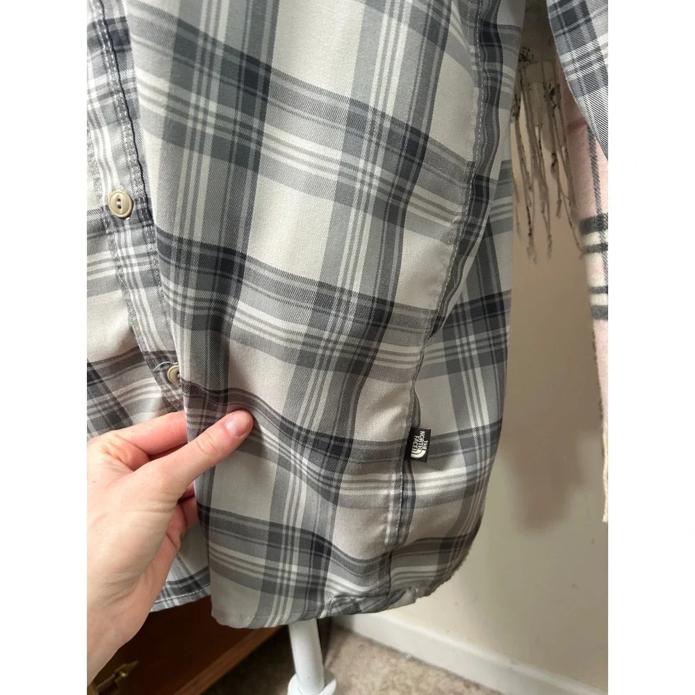 The North Face Mens Grey Plaid Long Sleeve Button Down Shirt Medium‎ Hiking M